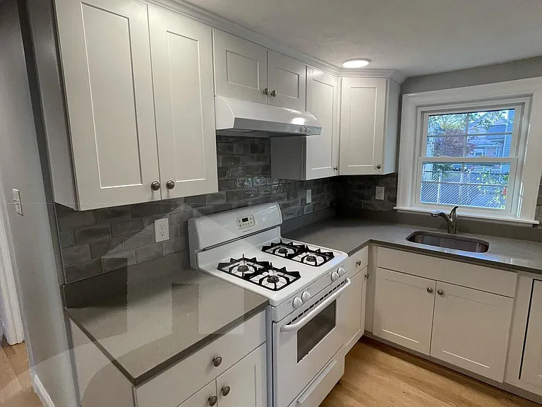 30 Linden Ave #1 — Photo 1