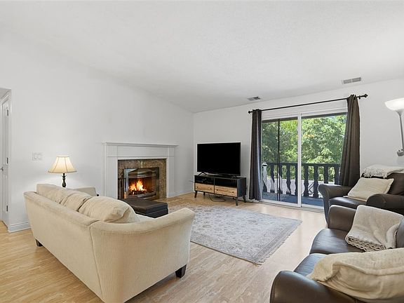4th image of 1512 1st Ave #C303s