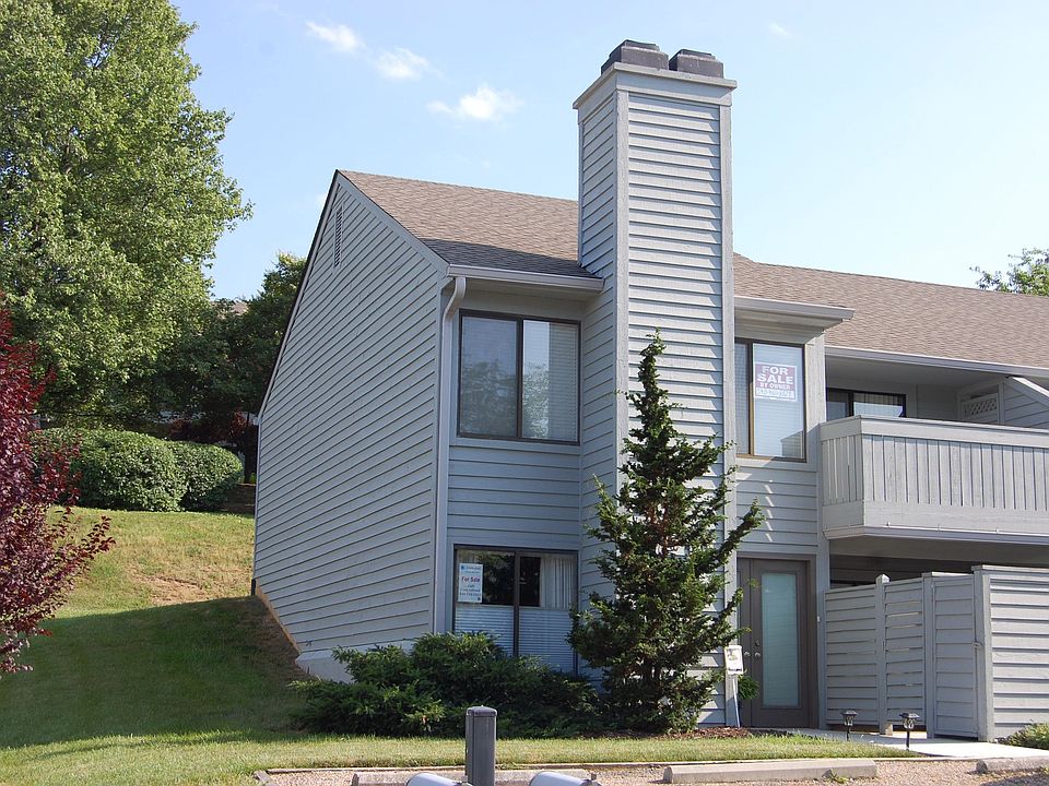 Upper end home /w/ balcony.