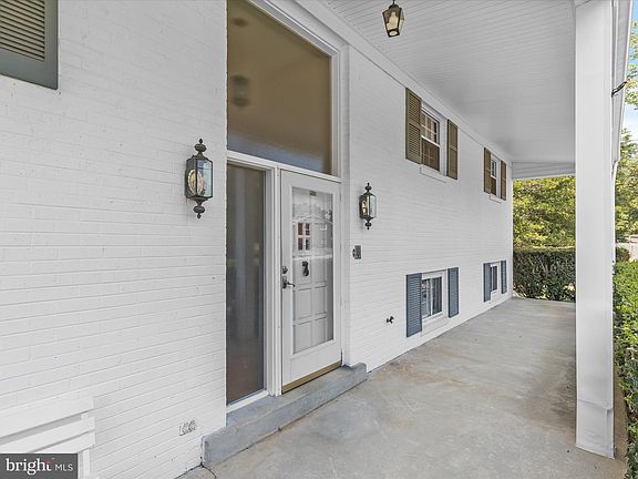 5th image of 9538 Nottingham Dr
