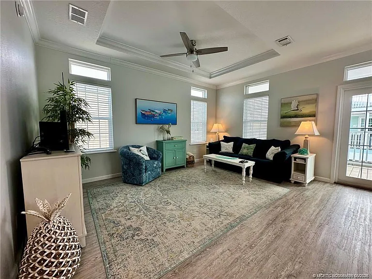 352 NE Starboard Dr — Photo 4
