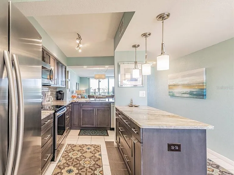 5901 Bahia Del Mar Cir #422 — Photo 4