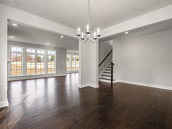 5th image of 303 Lake St