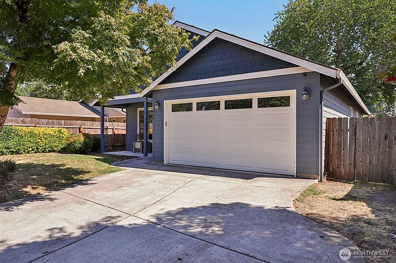 3rd image of 640 SE Sumner Street