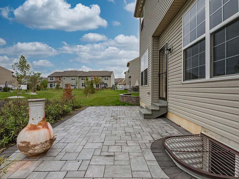 245 Snapdragon Way — Photo 7