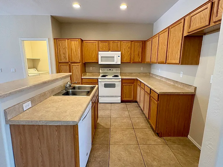 14948 N 136th Ln — Photo 39