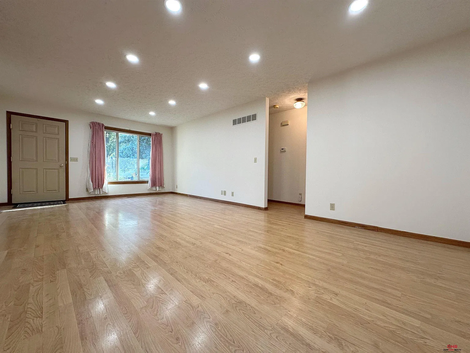 3 bed, 2031 sqft, $2,250 — Photo 4