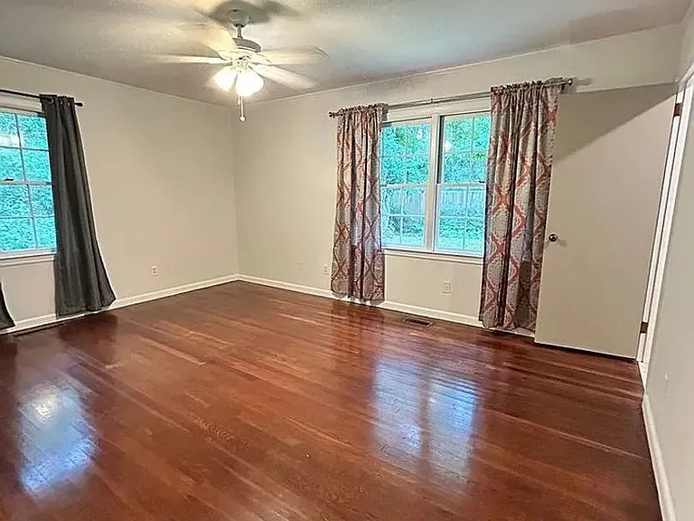 605 Georgia Ave — Photo 6