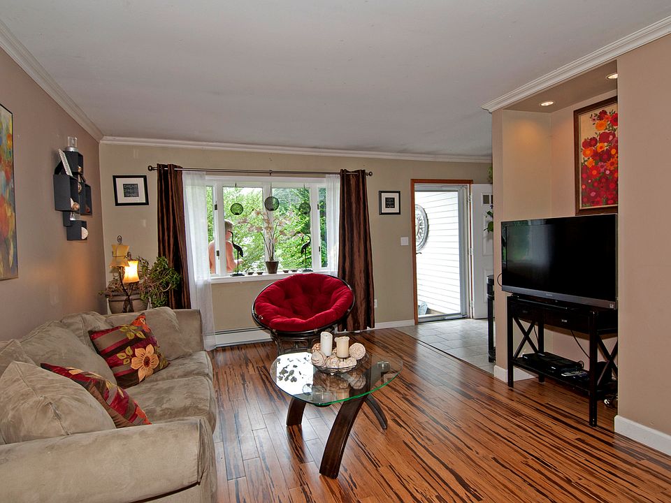 1st image of 4 Marcy Dr