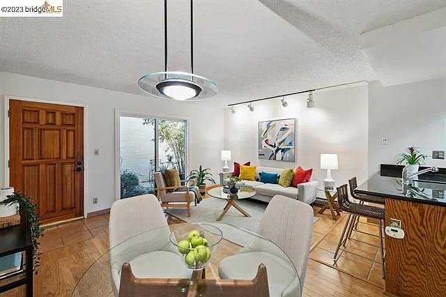 1 bed, 630 sqft, $2,495 — Photo 2