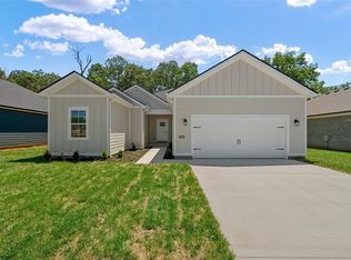 650 Pleasant Meadow Cir, Bowling Green, KY 42101