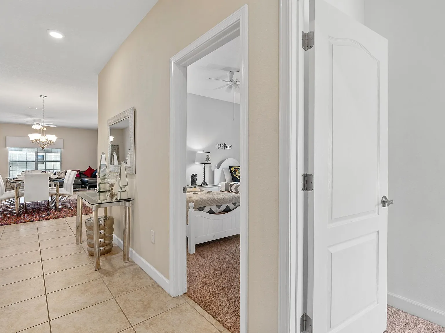 5 bed, 2024 sqft, $3,295 — Photo 4