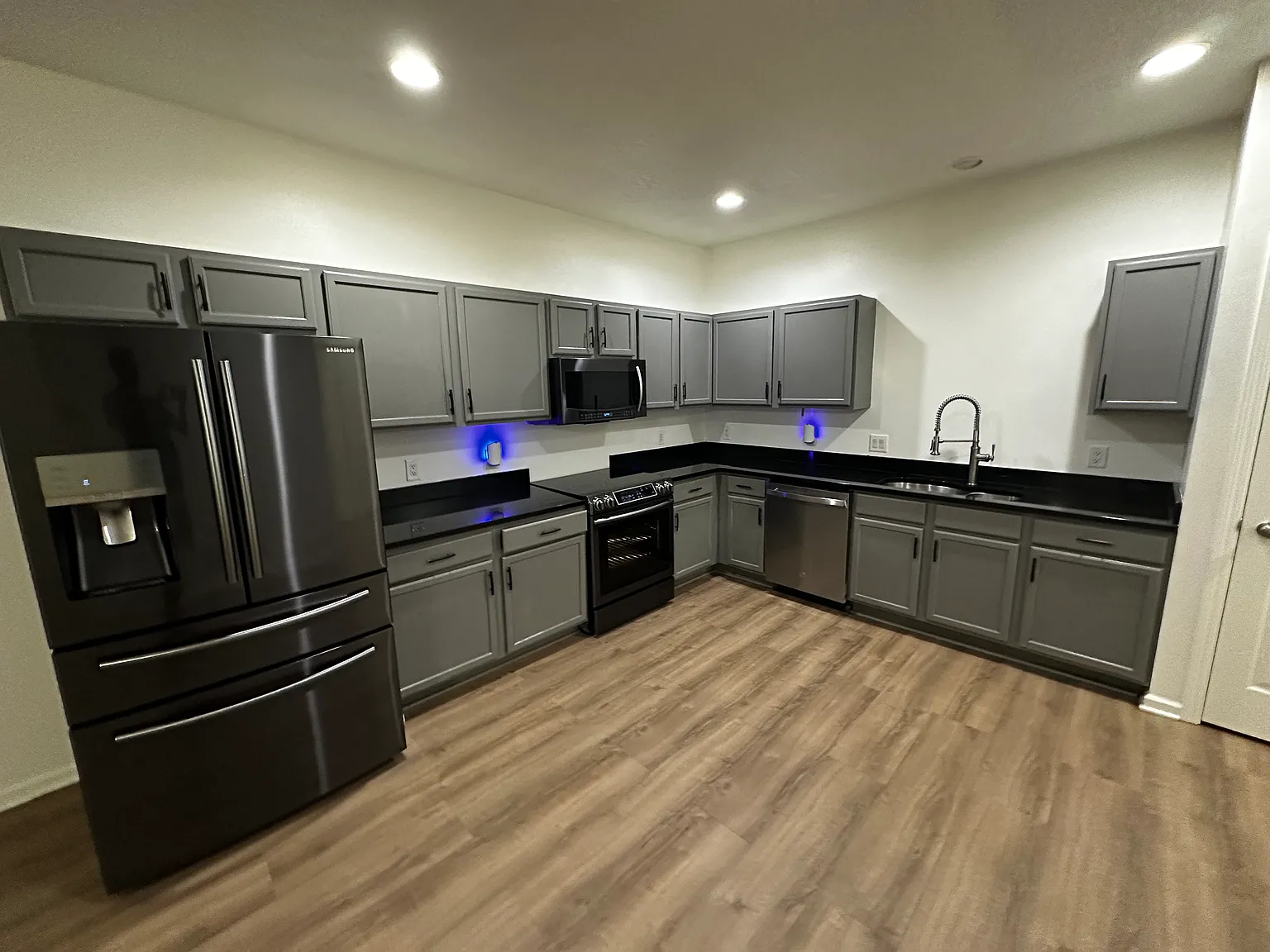 286 SE Booth Ave — Photo 3
