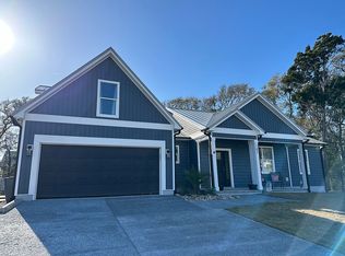 107 Evergreen Ln, Pine Knoll Shores, NC 28512