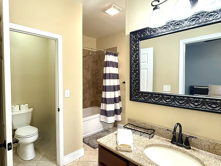 410 Lancaster Ave — Photo 41
