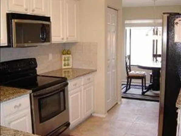 5713 Avista Dr, Sarasota, FL 34243