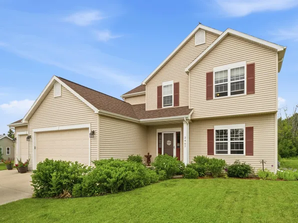 N2467 Chapel Hill Dr, Greenville, WI 54942