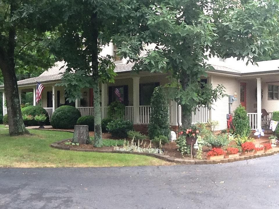 2nd image of 1455 Countrywood Ln