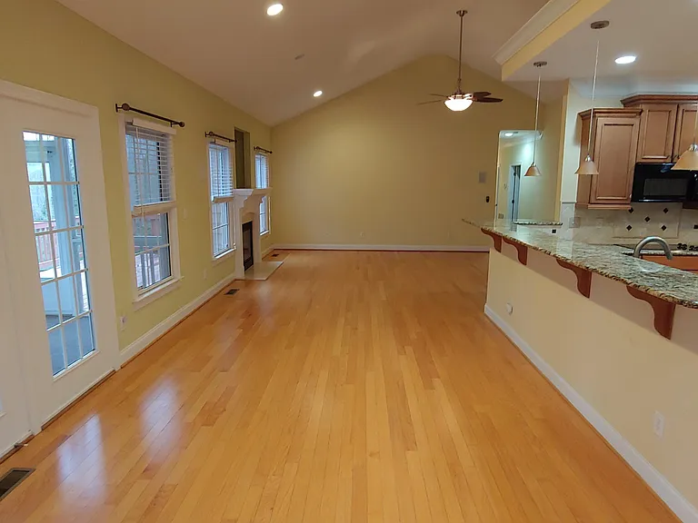 2809 Cowley Rd — Photo 5