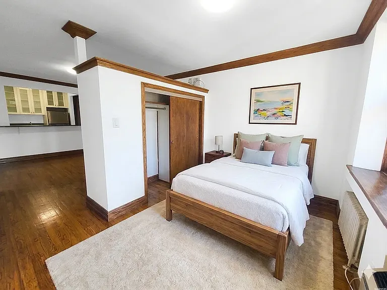 238 E 36th St #2H — Photo 4