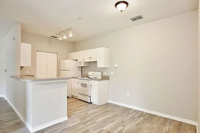 822 Grand Regency Point #103 — Photo 7