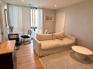 2201 N Cleveland Ave APT 504, Chicago, IL 60614