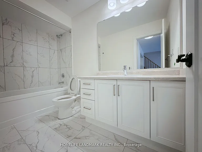 73 West Village Ln — Photo 38