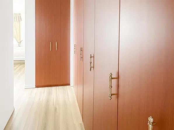 60 Oceana Drive West image 20 of 21