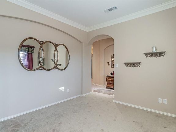 4th image of 3929 Bamberg Ln