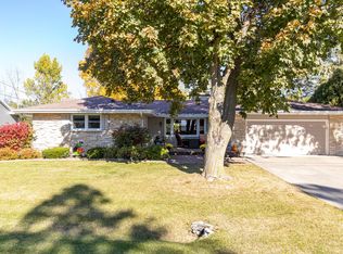 26 Welle Dr, Oshkosh, WI 54902