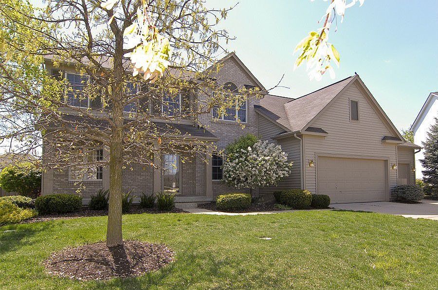1st image of 729 Montgomery Dr