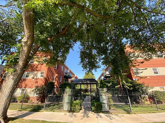 2nd image of 6421 N Damen Ave APT 1E