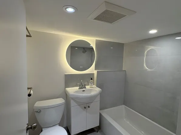 858 Manning Ave #Basement, Toronto, ON M6G 2W8