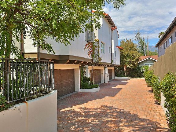 2nd image of 2316 De La Vina St APT C