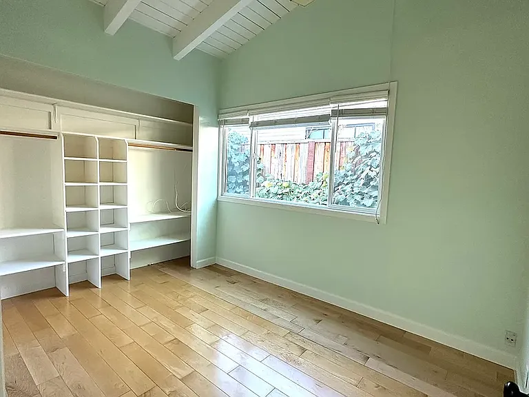 520 Saint Claire Dr — Photo 14