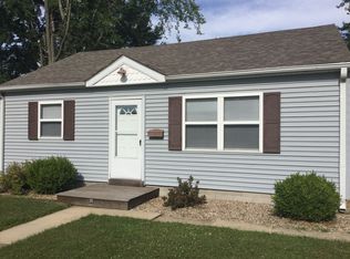 35 Walnut Pkwy, Crown Point, IN 46307