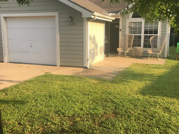 1339 Sunchase Dr #1, Lawrence, KS 66044