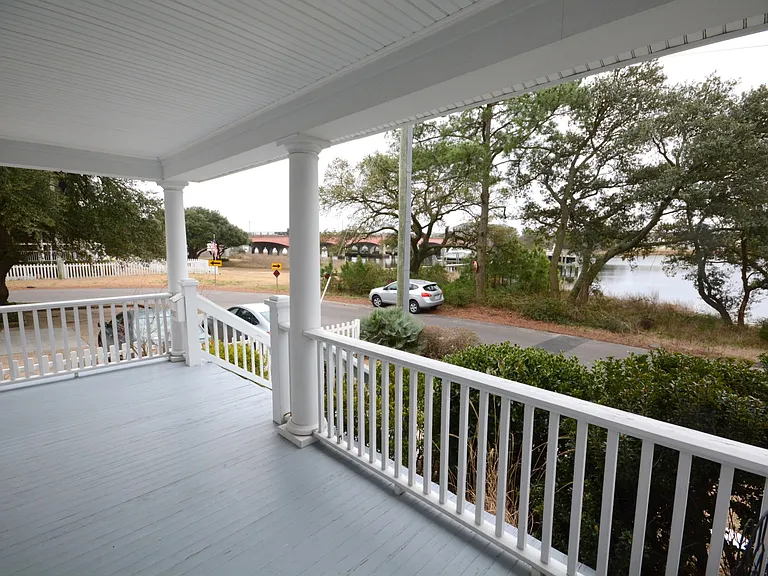 4116 Pretty Lake Ave — Photo 55