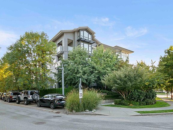 3rd image of 550 Seaborne Pl #407