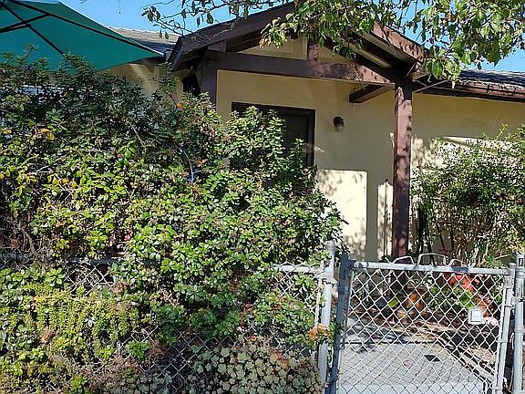 3rd image of 320 Barranca Ave APT A