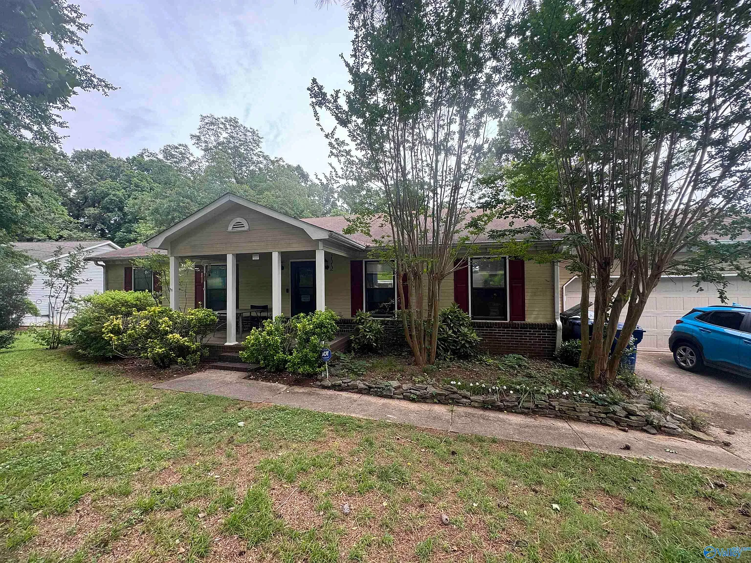 4 bed, 2.0 bath, 1600 sqft, $1,790 — Photo 2
