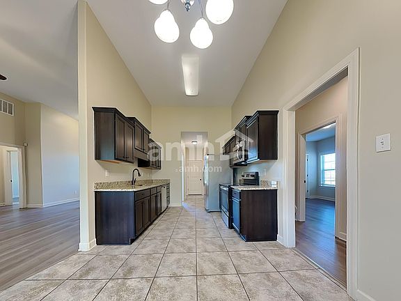 4th image of 5446 Meadowbriar Trl