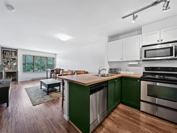 315 Knox St #312, New Westminster, BC V3L 0B5