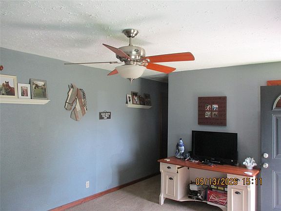 3rd image of 810 Bayberry Dr