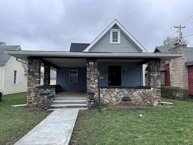 217 N F St — Photo 1
