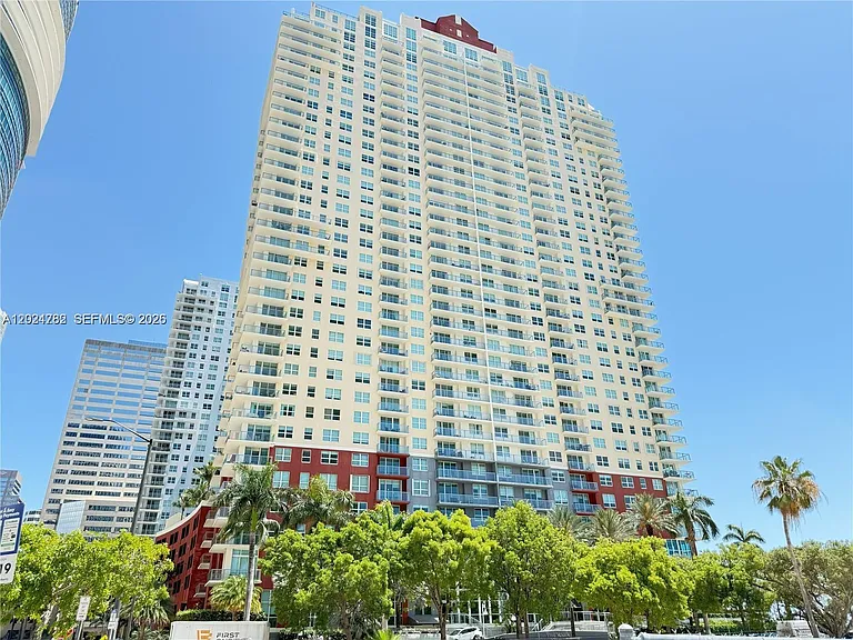 1155 Brickell Bay Dr #2108 — Photo 2