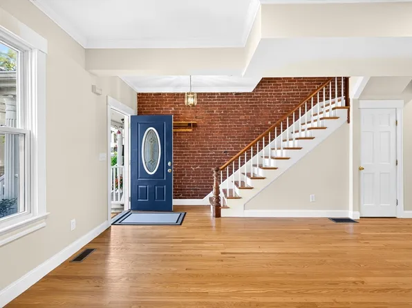 35 Lowell St #35, Somerville, MA 02143