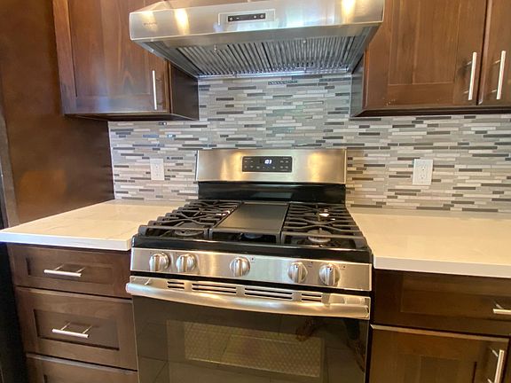5th image of 1185 Sanchez Way