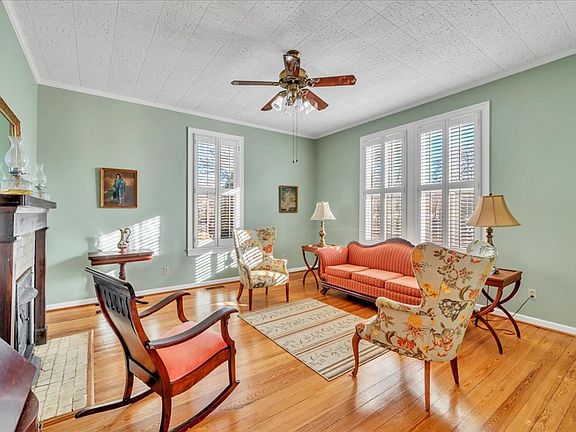 3rd image of 535 Hamilton St