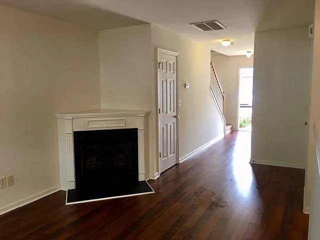 11311 Morgan Valley Ln — Photo 4